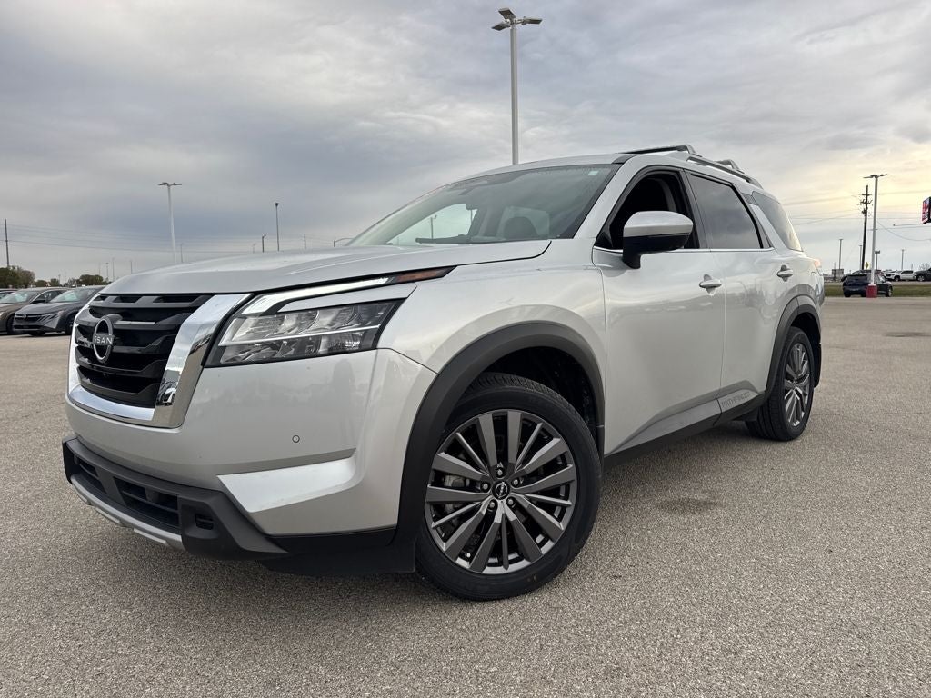 2024 Nissan Pathfinder SL