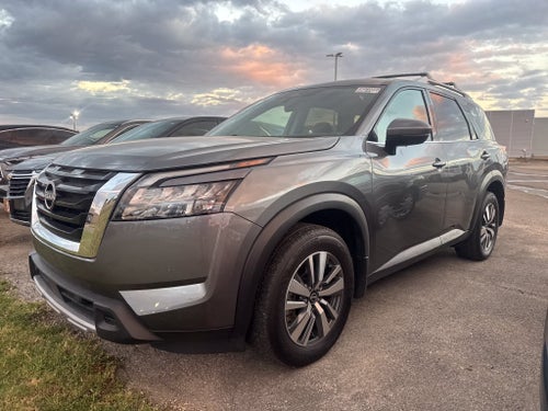 2025 Nissan Pathfinder SL