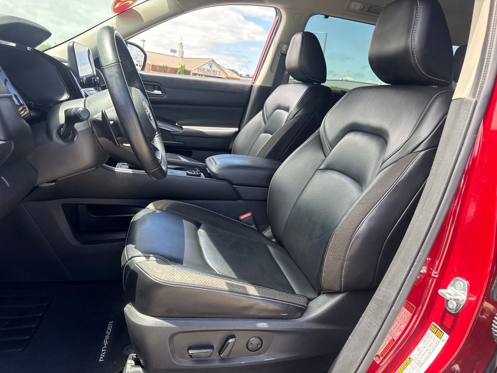 2024 Nissan Pathfinder SL