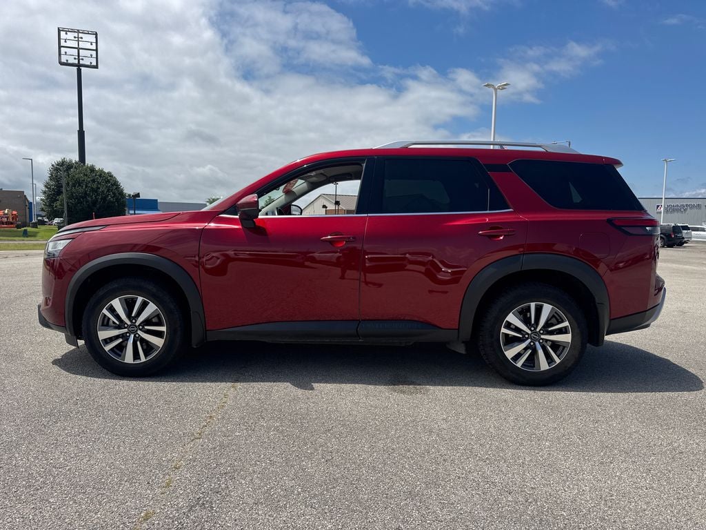 2024 Nissan Pathfinder SL