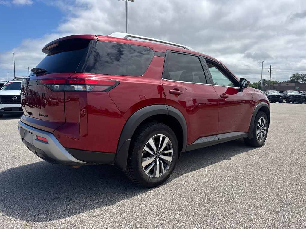2024 Nissan Pathfinder SL