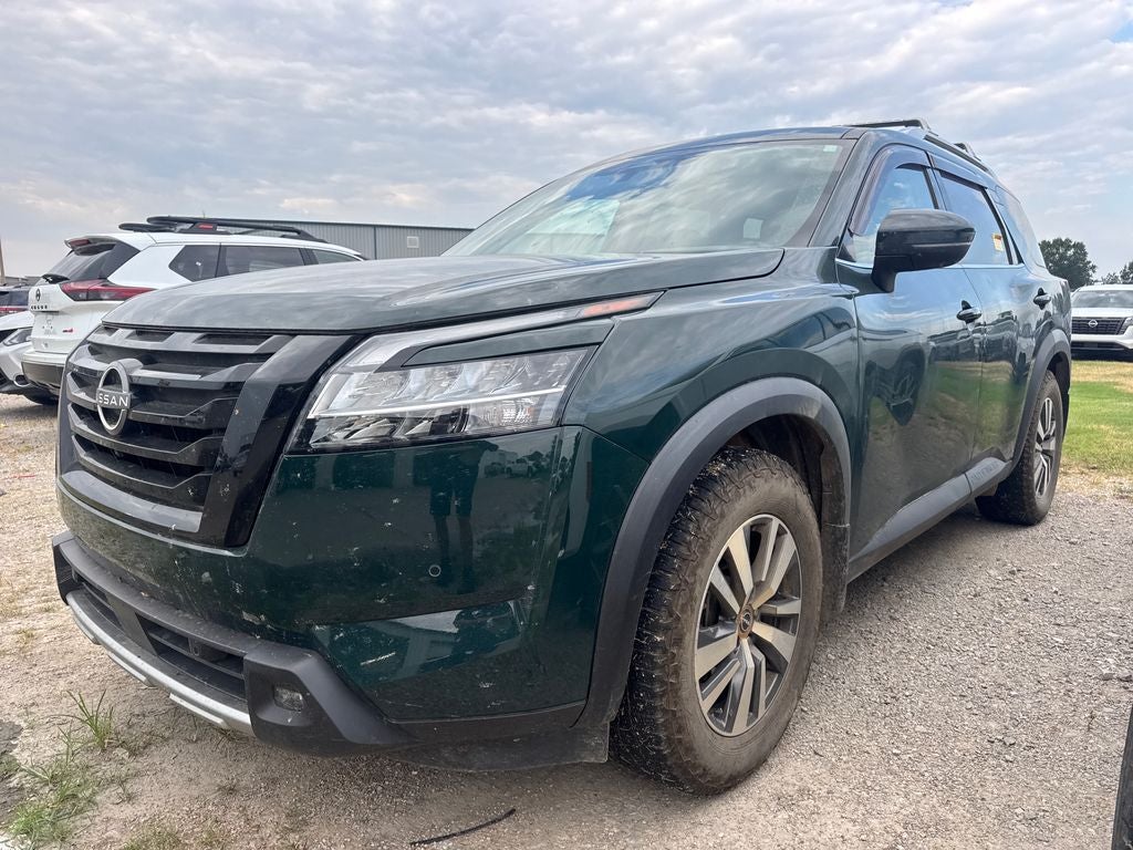 2023 Nissan Pathfinder SL