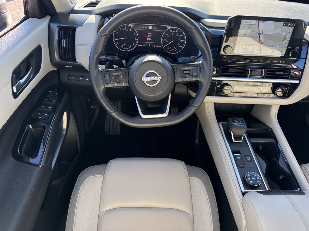 2024 Nissan Pathfinder SL