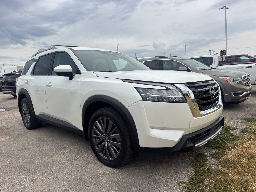 2024 Nissan Pathfinder SL