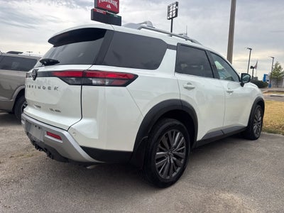 2024 Nissan Pathfinder SL