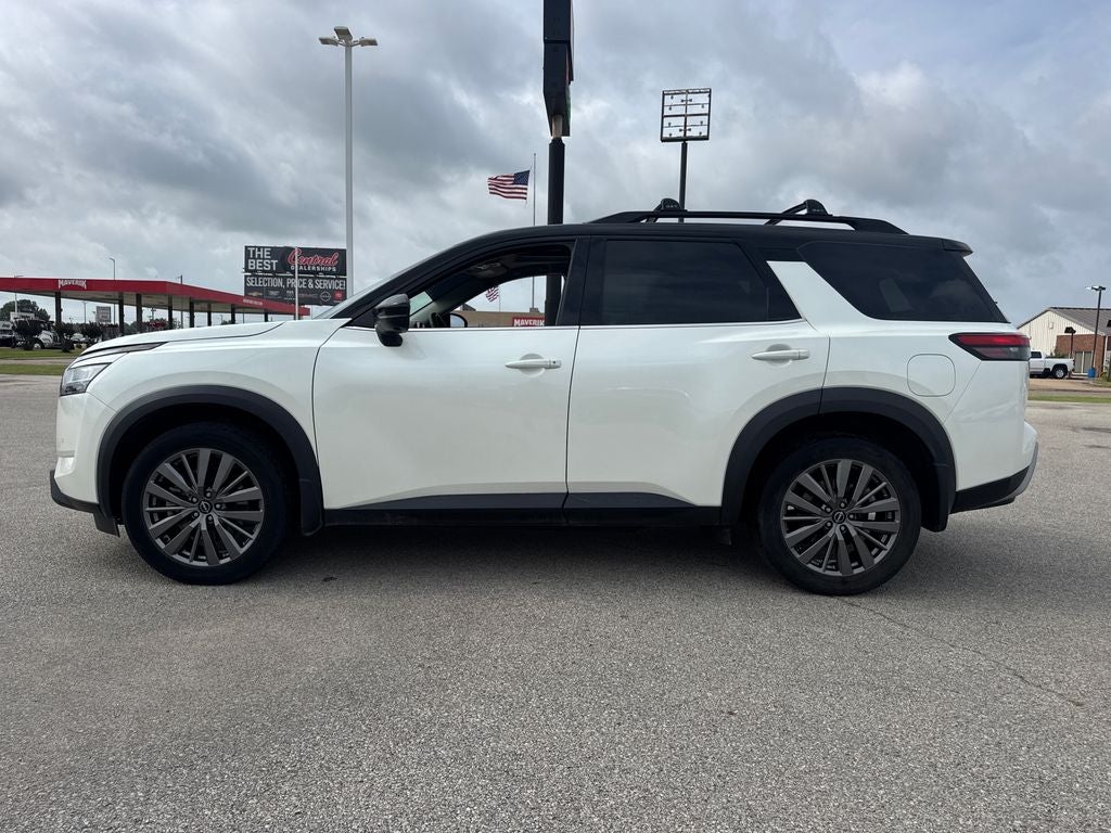 2024 Nissan Pathfinder SL