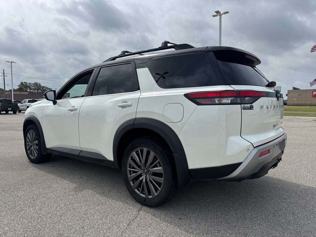 2024 Nissan Pathfinder SL