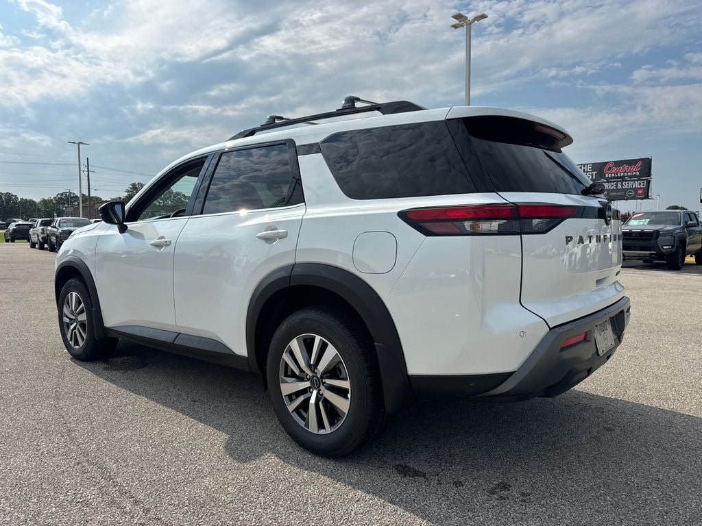 2026 Nissan Pathfinder SL