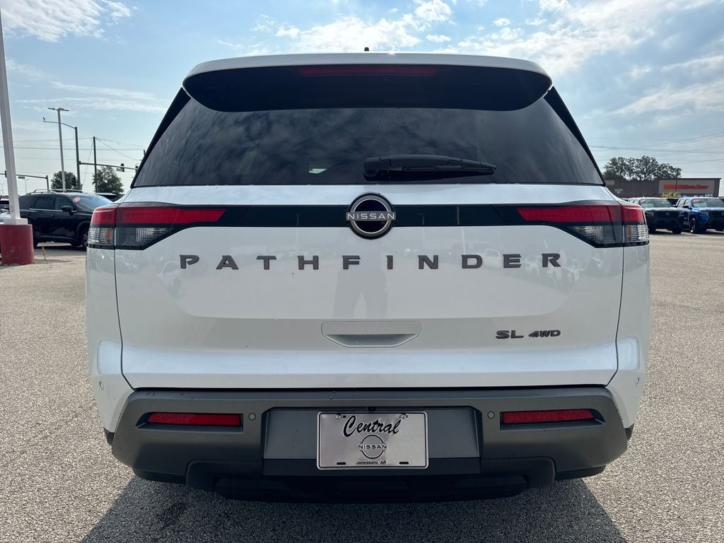 2026 Nissan Pathfinder SL