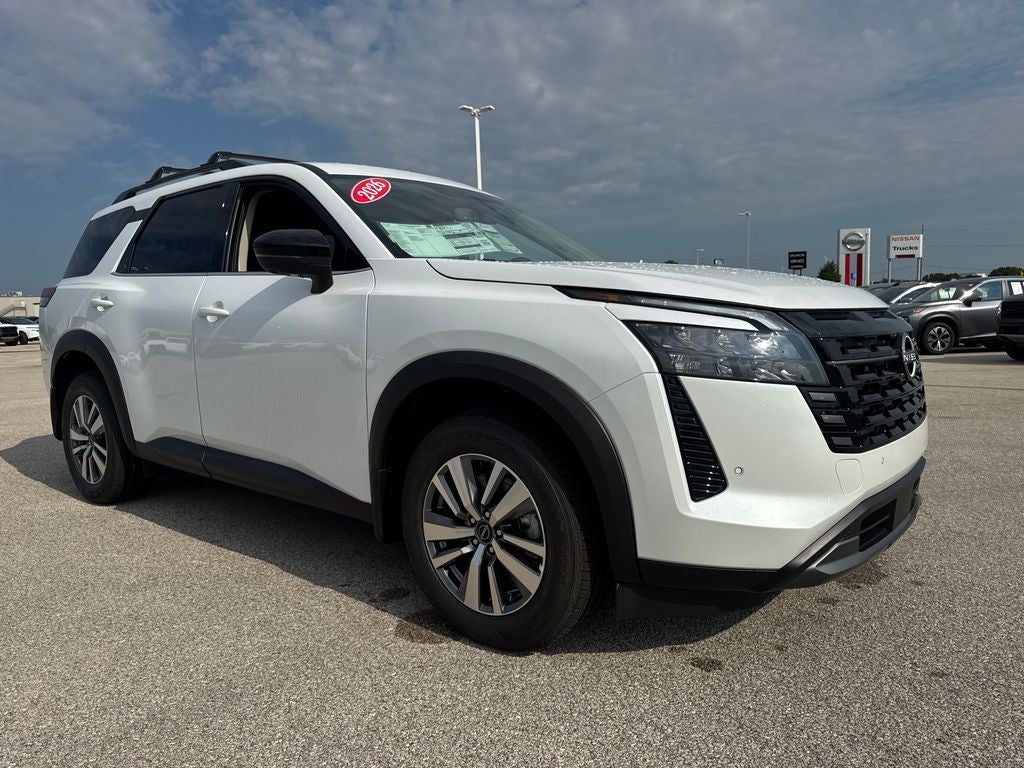 2026 Nissan Pathfinder SL