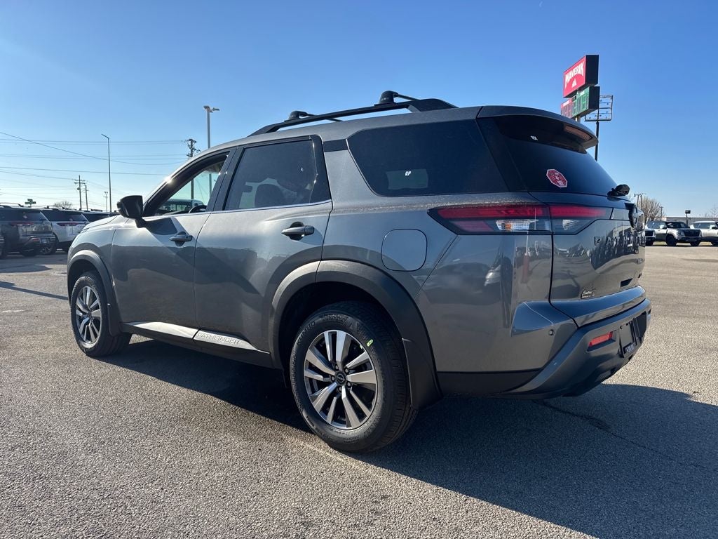 2026 Nissan Pathfinder SL