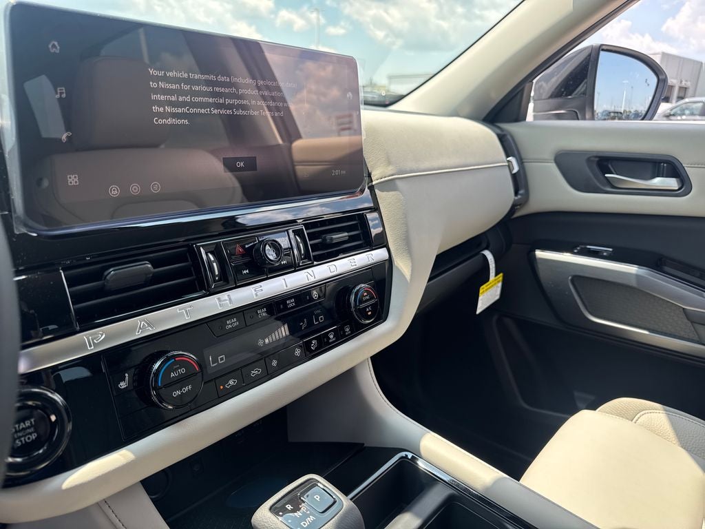2026 Nissan Pathfinder SL