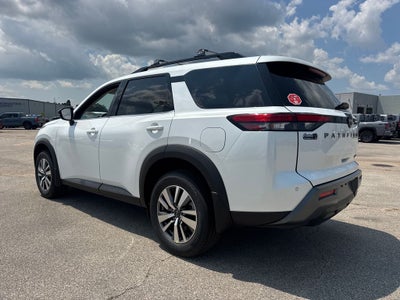 2026 Nissan Pathfinder SL