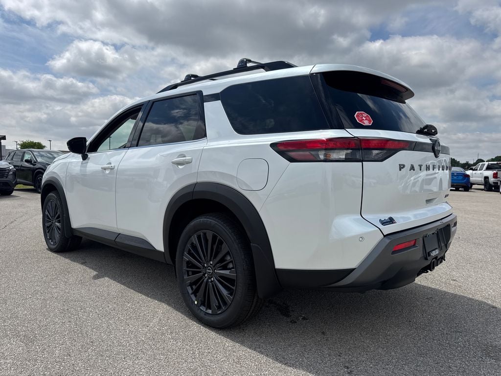 2026 Nissan Pathfinder SL