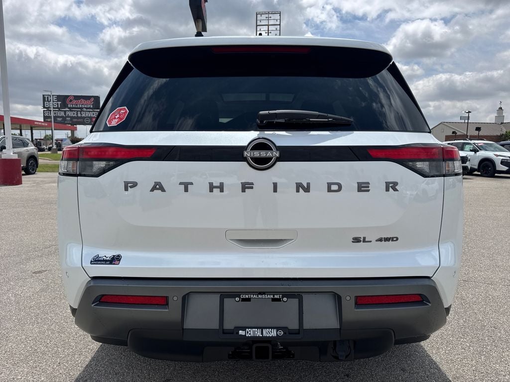 2026 Nissan Pathfinder SL