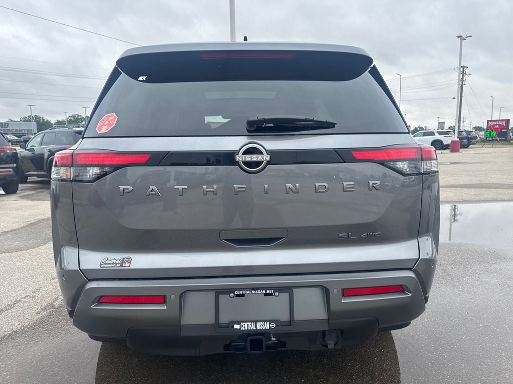 2026 Nissan Pathfinder SL