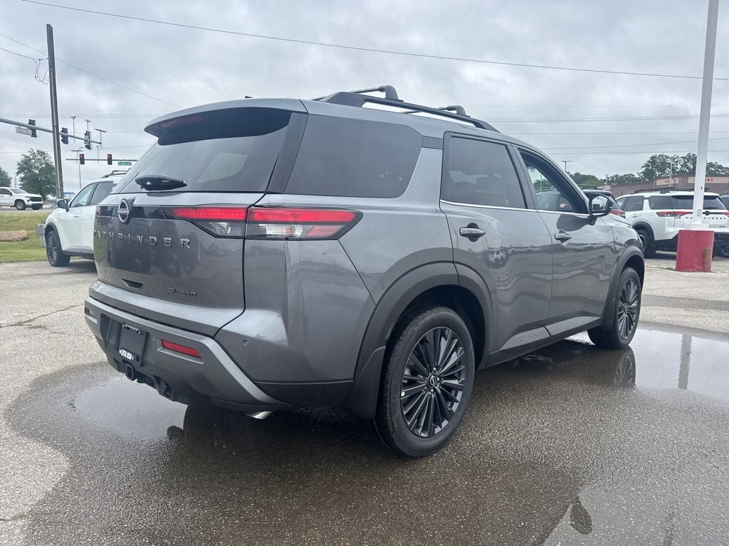 2026 Nissan Pathfinder SL