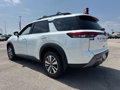 2026 Nissan Pathfinder SL