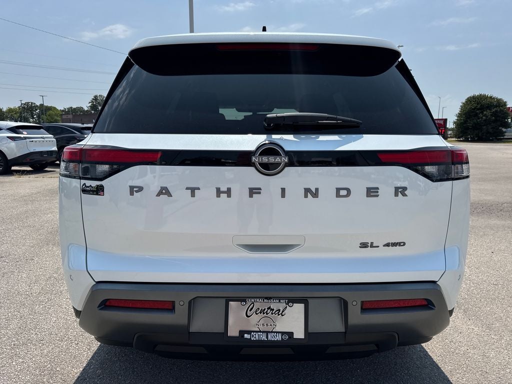 2026 Nissan Pathfinder SL