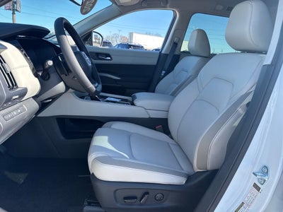 2026 Nissan Pathfinder SL