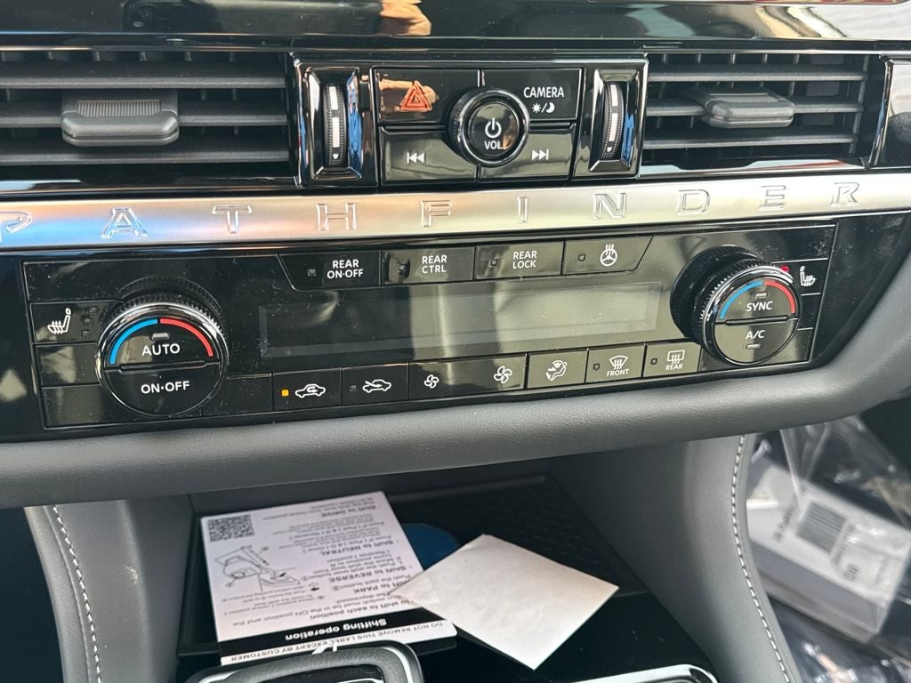 2026 Nissan Pathfinder SL