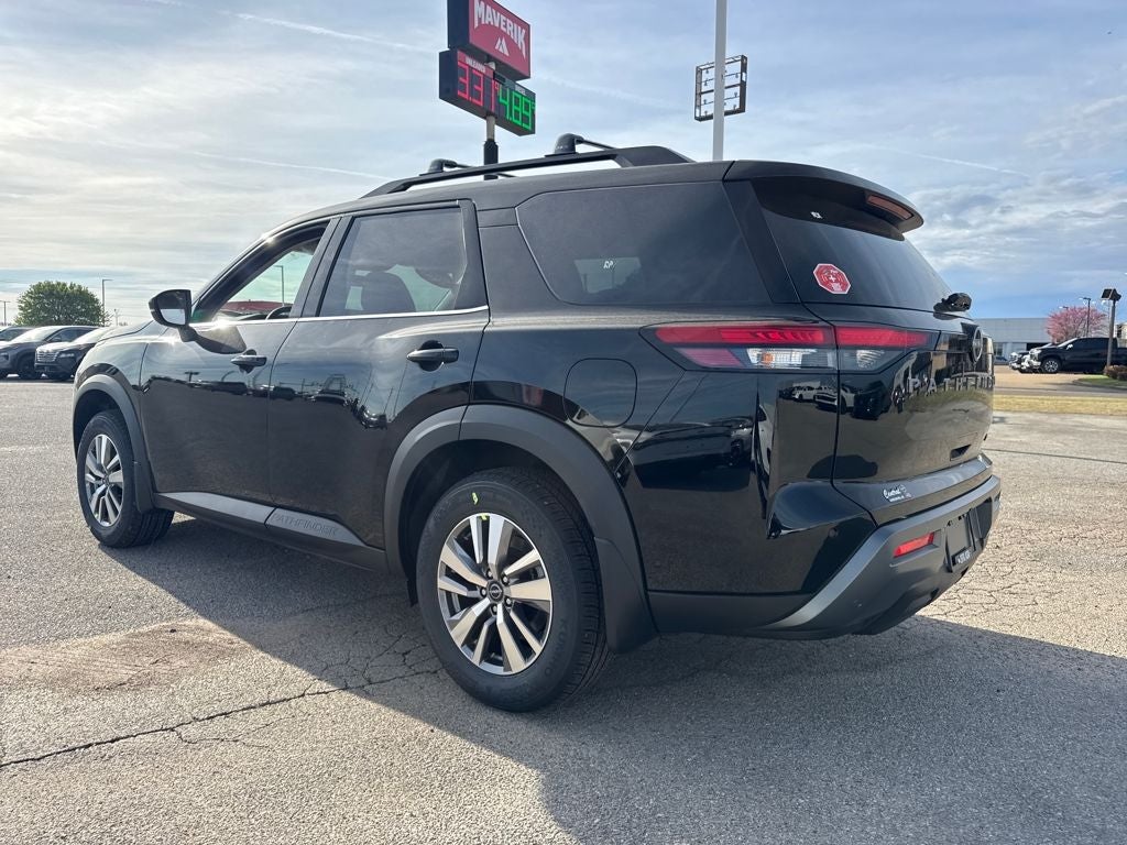 2026 Nissan Pathfinder SL