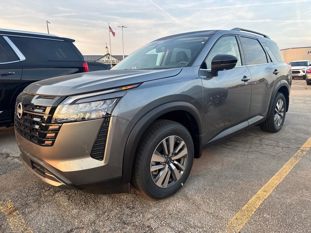 2026 Nissan Pathfinder SL