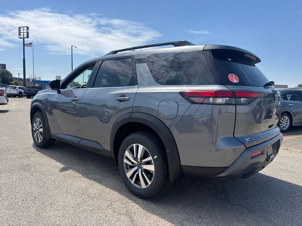 2026 Nissan Pathfinder SL