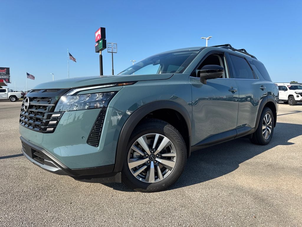2026 Nissan Pathfinder SL