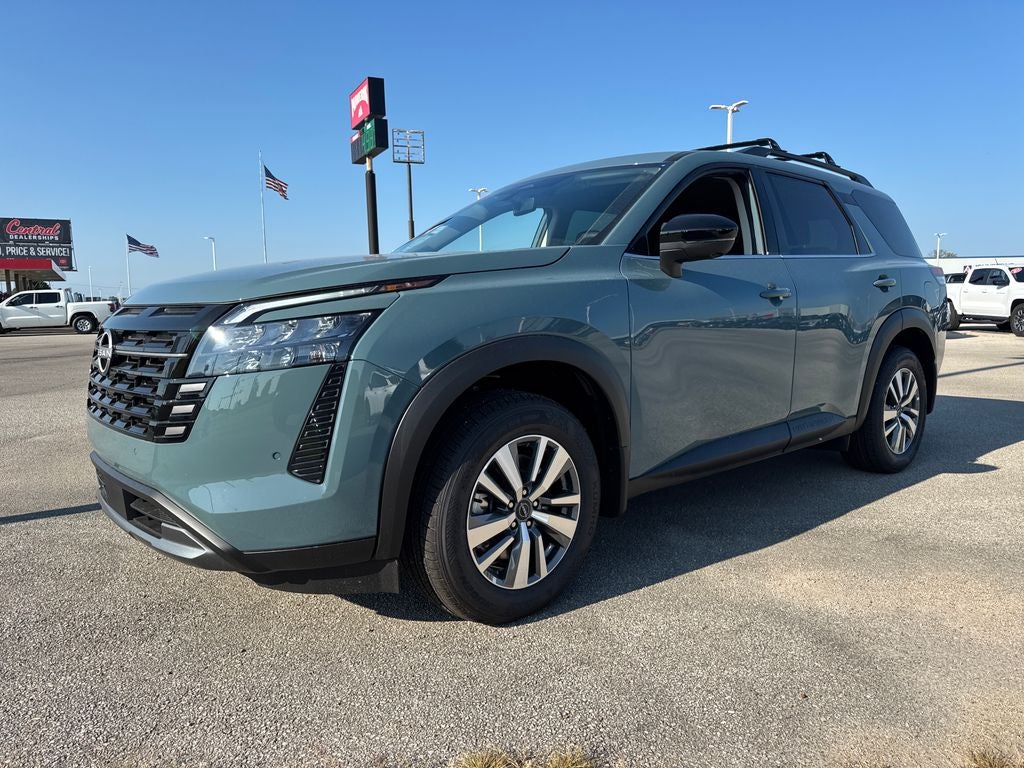 2026 Nissan Pathfinder SL