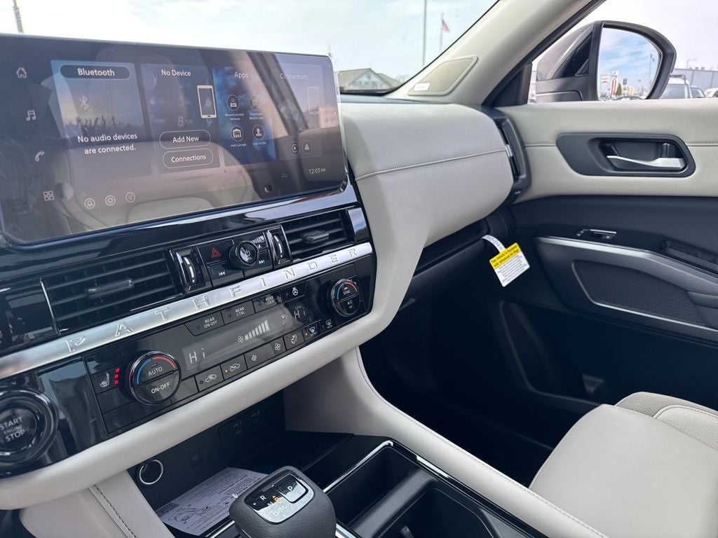 2026 Nissan Pathfinder SL