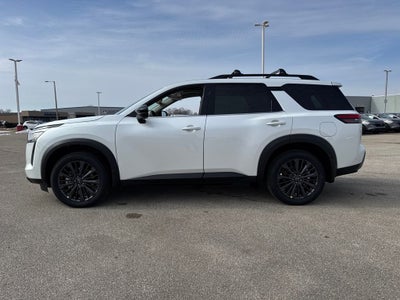 2026 Nissan Pathfinder SL