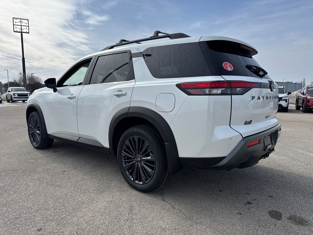 2026 Nissan Pathfinder SL