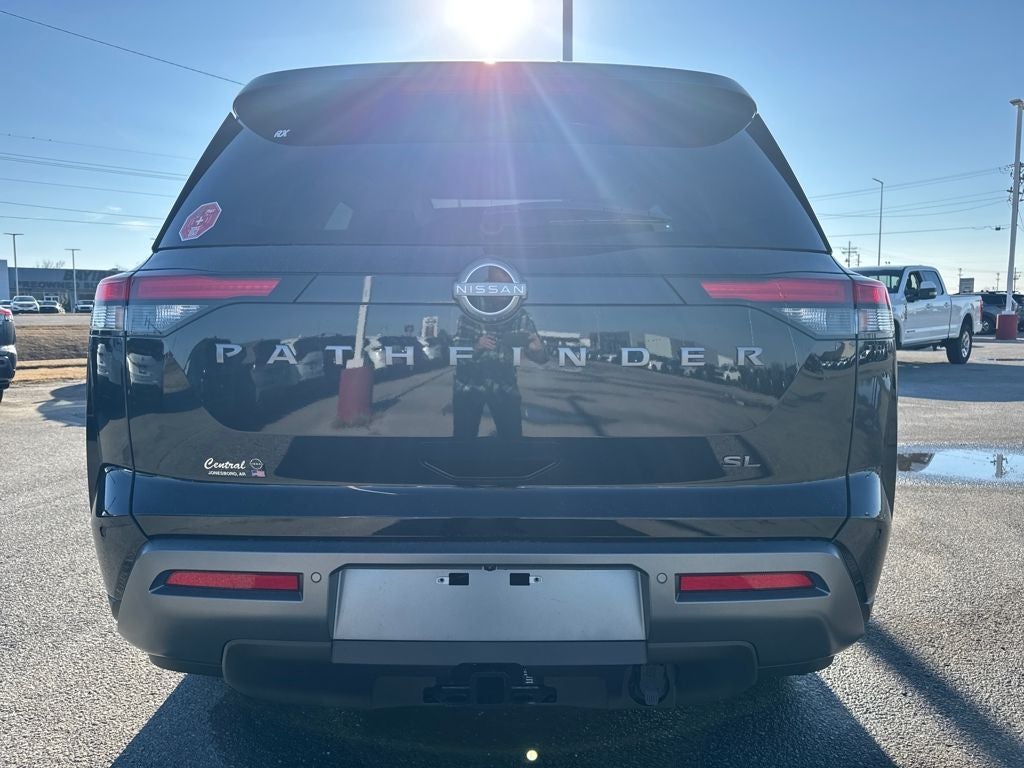 2026 Nissan Pathfinder SL