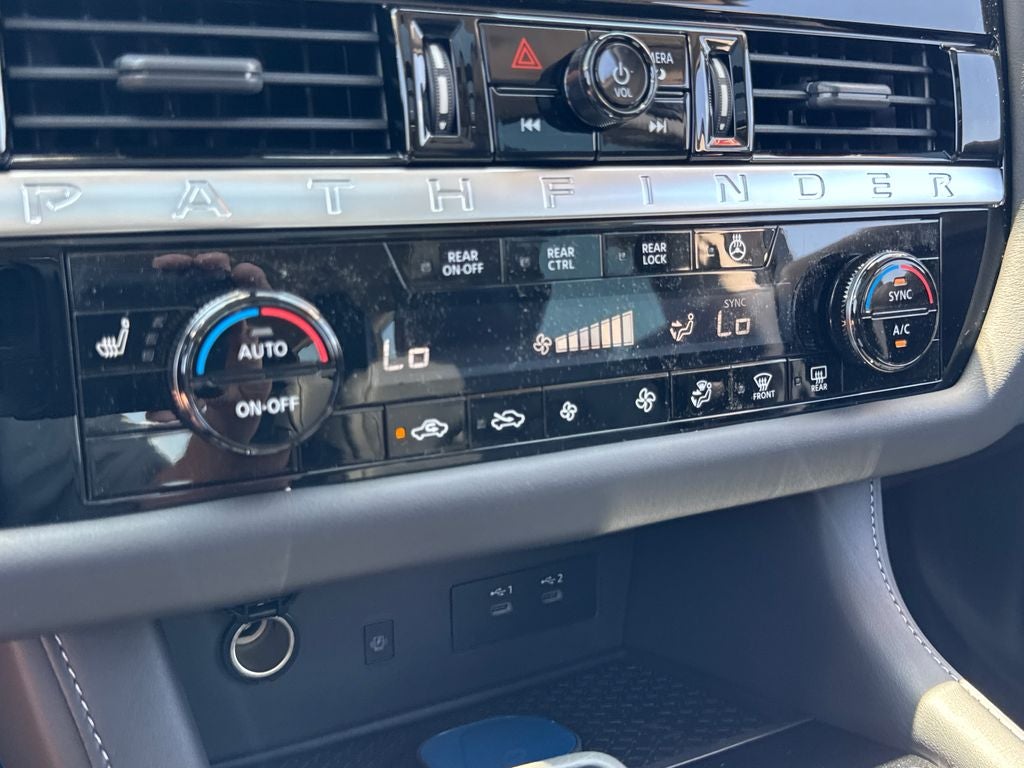 2026 Nissan Pathfinder SL