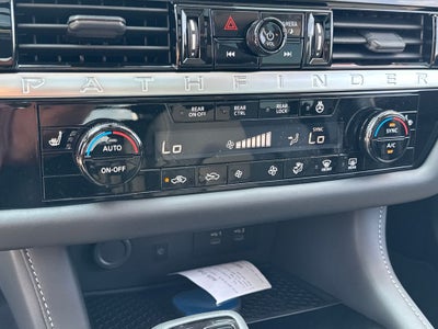 2026 Nissan Pathfinder SL