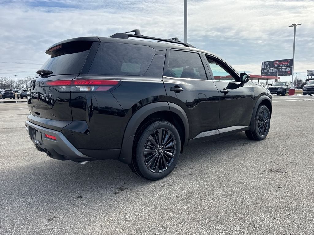 2026 Nissan Pathfinder SL