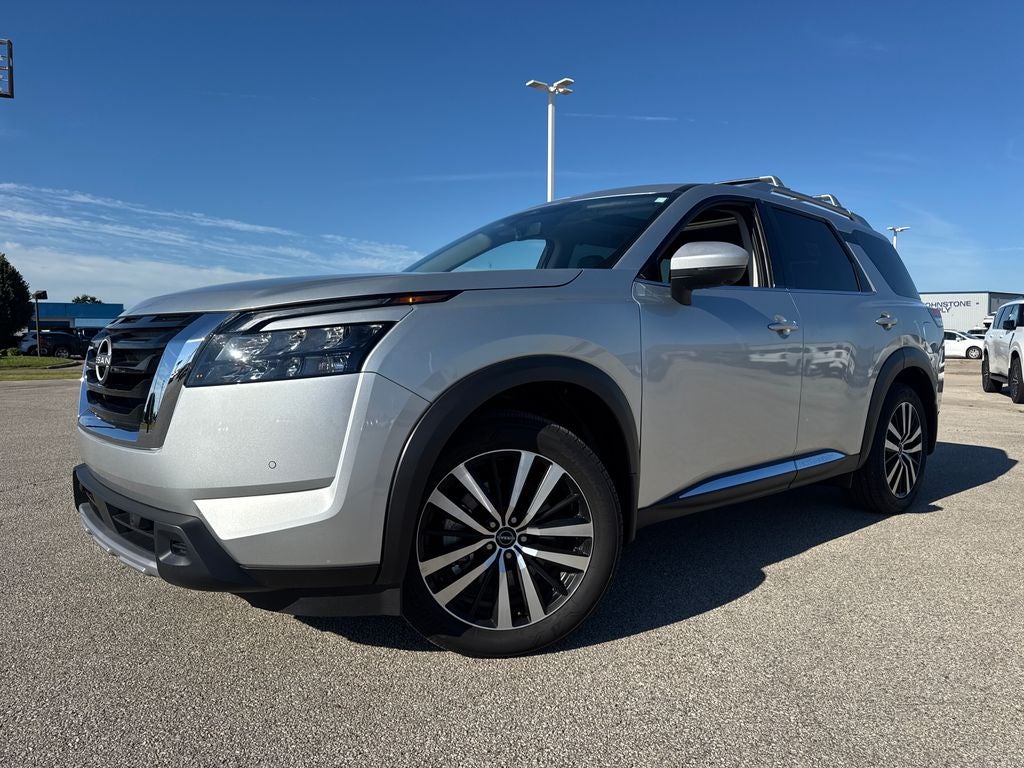 2025 Nissan Pathfinder Platinum