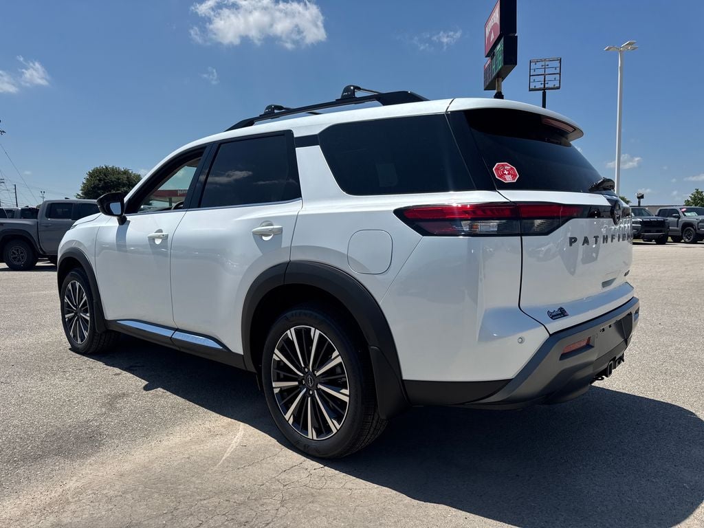2026 Nissan Pathfinder Platinum