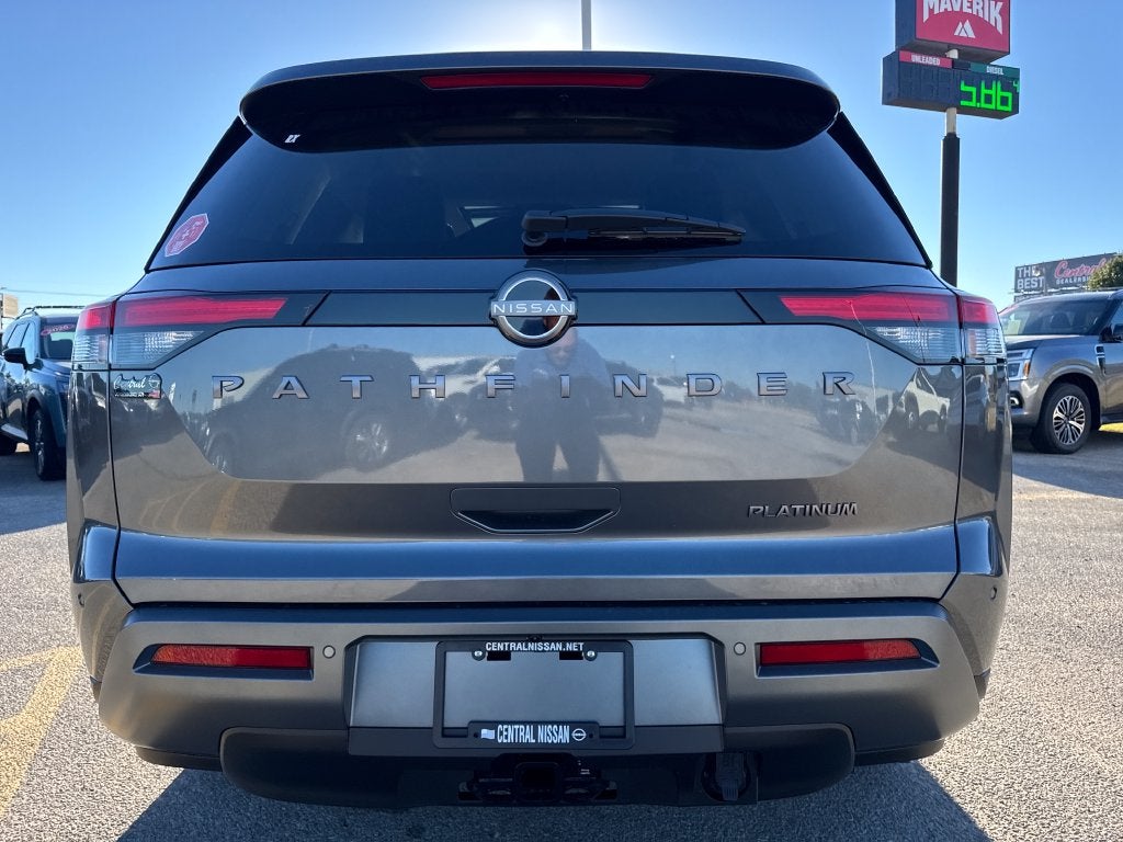 2026 Nissan Pathfinder Platinum