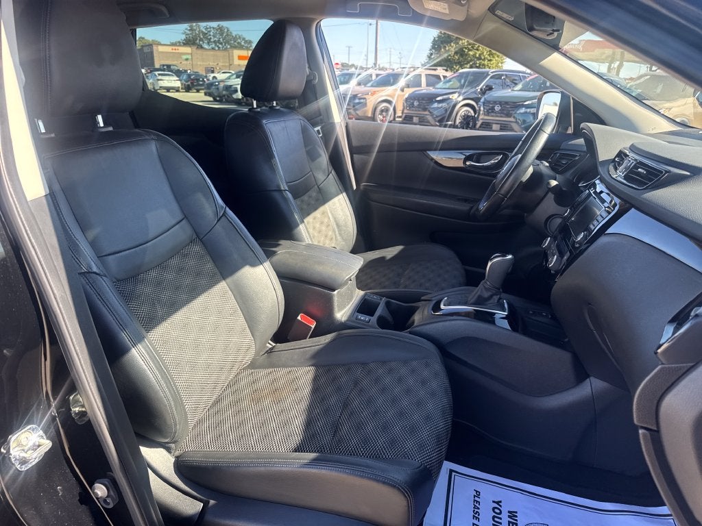 2022 Nissan Rogue Sport SV