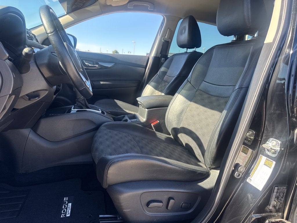 2022 Nissan Rogue Sport SV