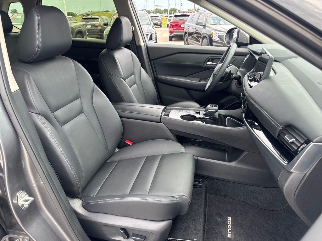 2025 Nissan Rogue SL