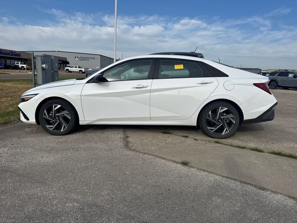2025 Hyundai Elantra SEL Sport
