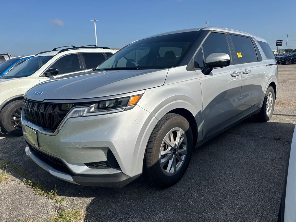 2023 Kia Sedona LX Seat Pkg's photo