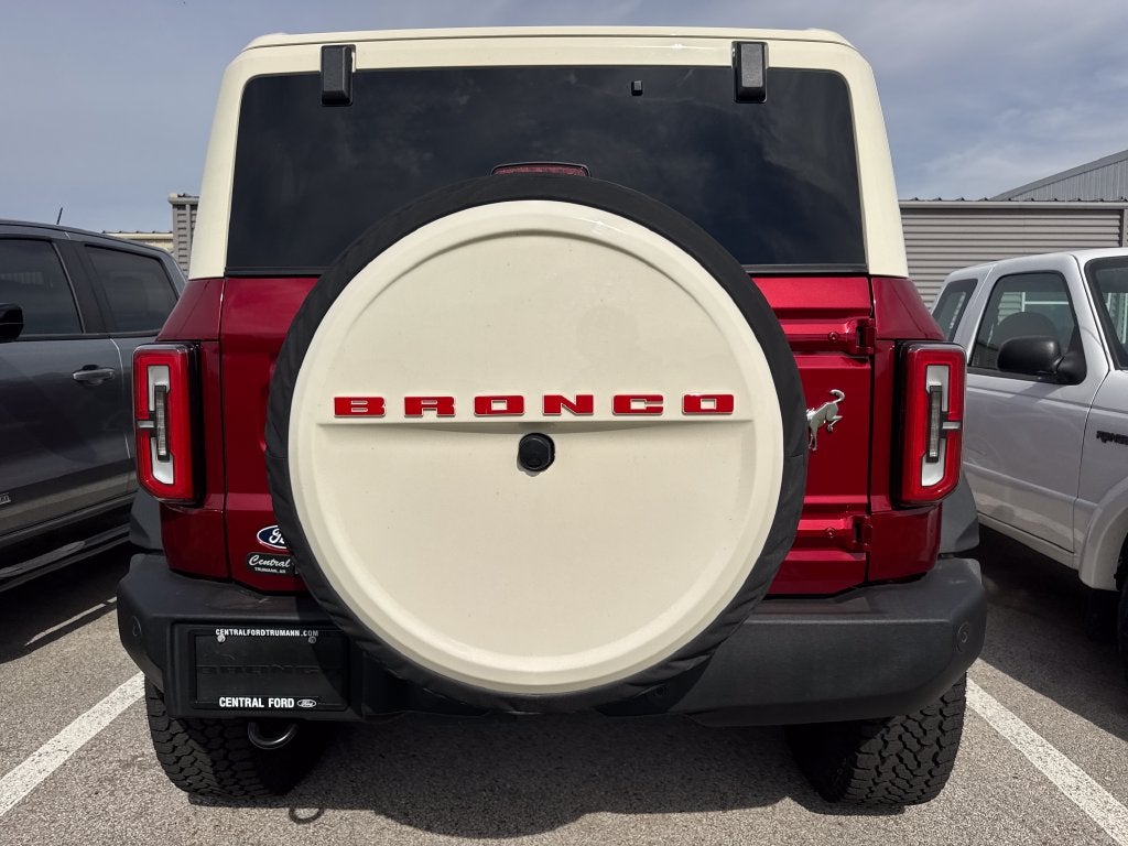 2026 Ford Bronco Outer Banks